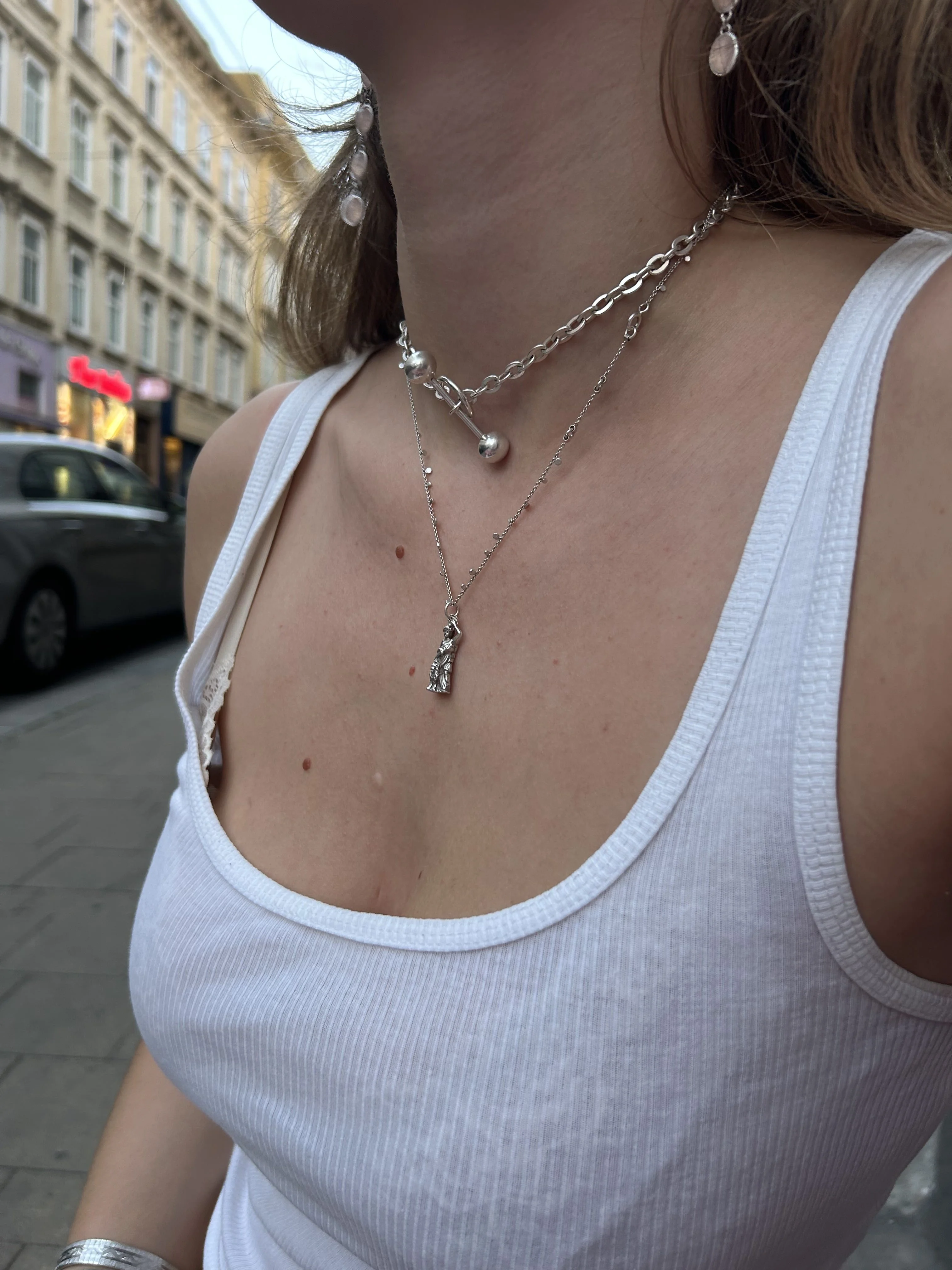 Bavaria Anhänger Layering Frau München Straße